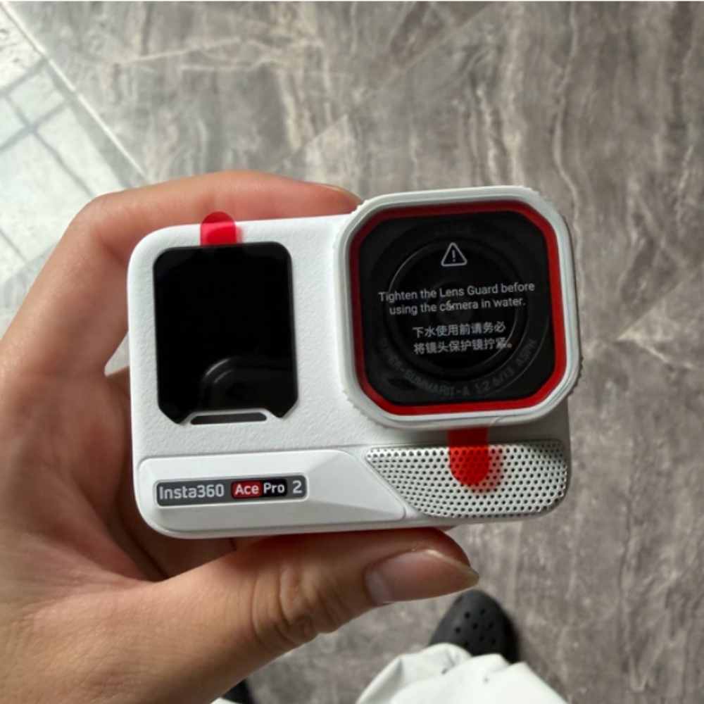 8K防水アクションカメラ、ライカと共同開発、1/1.3インチ - Outdoor Camping Japan のレビューと価格
